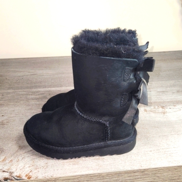 UGG TODDLER BAILEY II BOW SIZE 8 BLACK COLOR - Picture 5 of 12